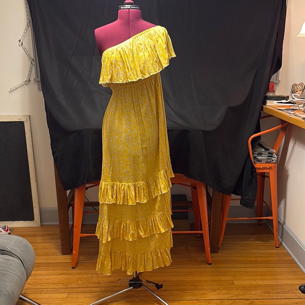 Elegant Yellow One Shoulder Dress